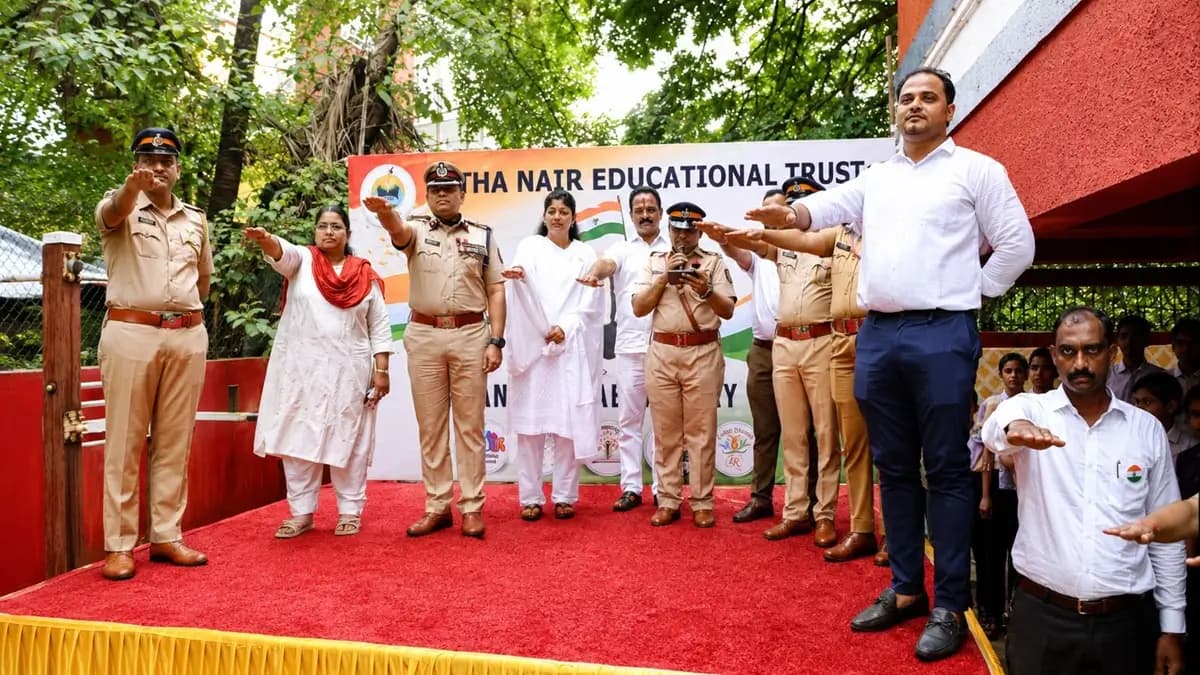 Mumbai Students Take Drug-Free Maharashtra Pledge on Independence Day.