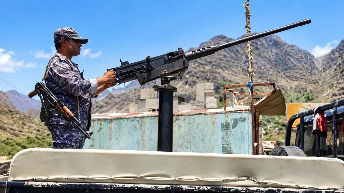Yemen forces advance in Taiz as Houthis claim attacks on Saudi Arabia.