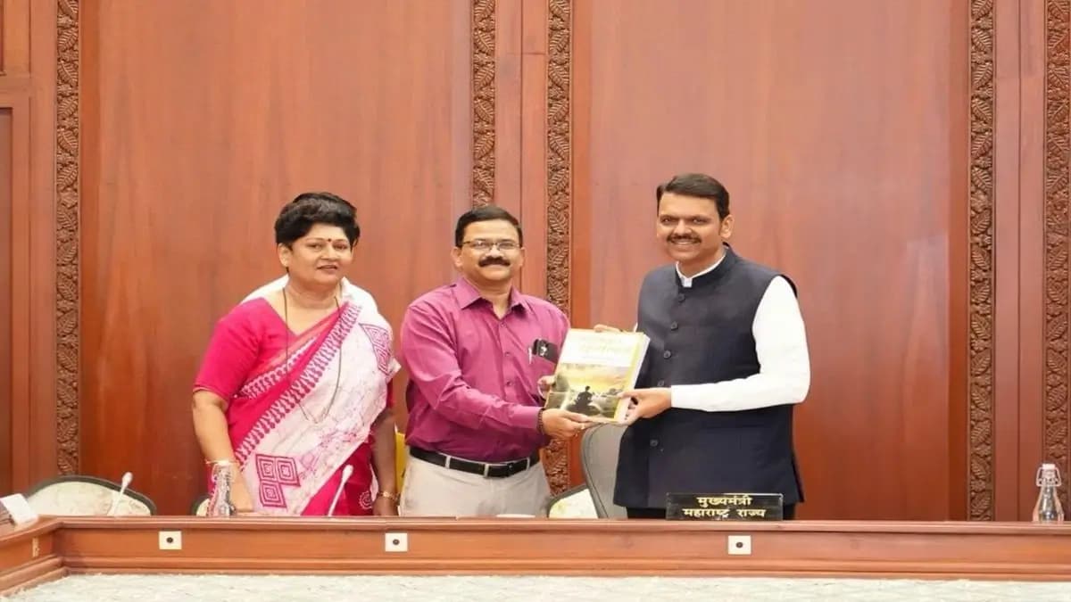 Nakshatradeepika Book Launch Held by Maharashtra CM Devendra Fadnavis