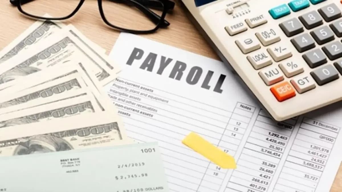 8th Pay Commission On Hold: Salary Hikes Likely Only by 2028!