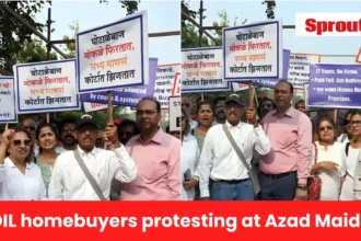 HDIL homebuyers protesting at Azad Maidan over stalled projects.