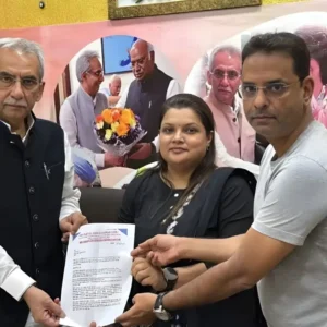 Adv. Smita Chiplunkar raises journalist registration issue in Assembly.